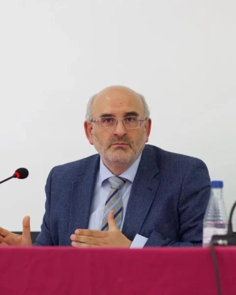 Dr. Javier Vecina Cifuentes
